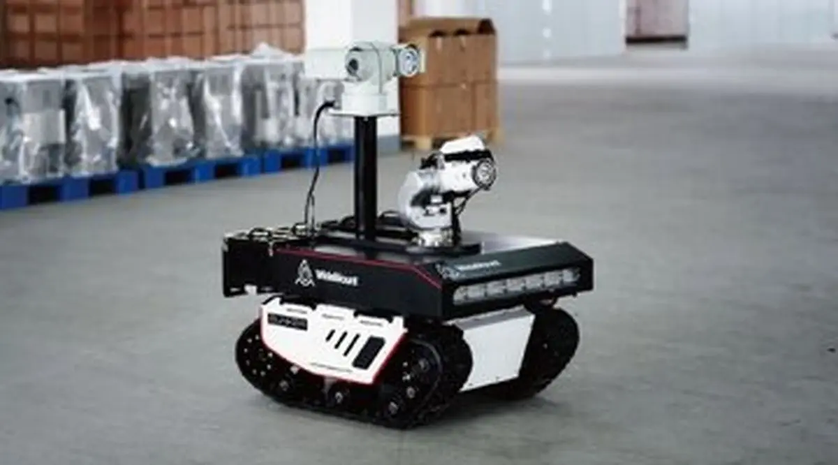 ربات آتش‌نشانی که تصمیم می‌گیرد چگونه آتش را خاموش کند! 