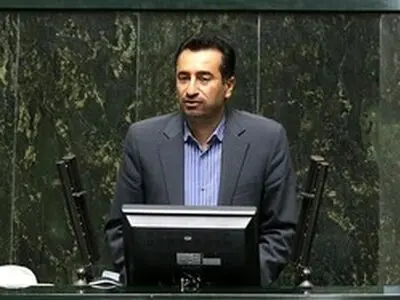 اینکه گفته شود اختصاص یک میلیارد دلار به واردات خودرو سبب به هم ریختگی بازار ارز شده، غیرمعقول است