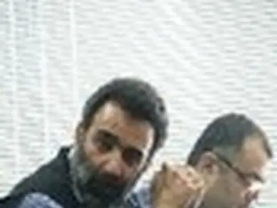 نمی‌دانیم چه کسی تئاتر را اداره می‌کند