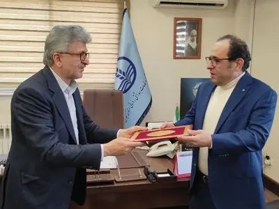 دندانپزشک گیلانی‌الاصل مقیم آمریکا به صف خیران سلامت پیوست