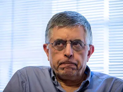 واکنش کرباسچی به توقیف هم میهن