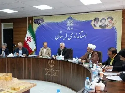 نگاه به اقشار کم بضاعت در راستای خودکفایی و خود اکتفایی باشد