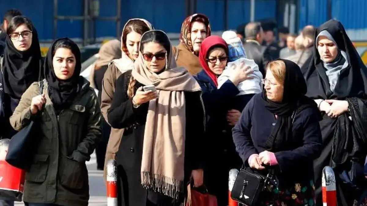 خانه‌نشینی زنان شاغل پس از جنگ؛ بیکاری، آنان را به قعر سلسله مراتب طبقاتی و جنسیتی می‌برد