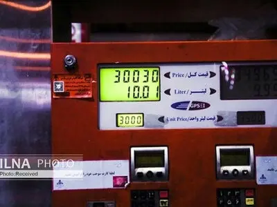مستشار بالاتحاد الأوروبي: مقارنة مستویات دخل البلدان في أمر تسعیر البنزین لا تصح/ هناک بعض الصعوبات في إعادة بناء الاقتصاد 