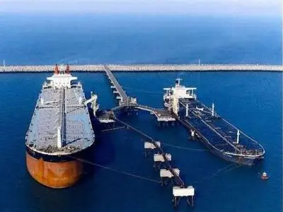 ناقلات النفط الایرانیة ستعود إلی الاسواق الدولیة فور إلغاء العقوبات