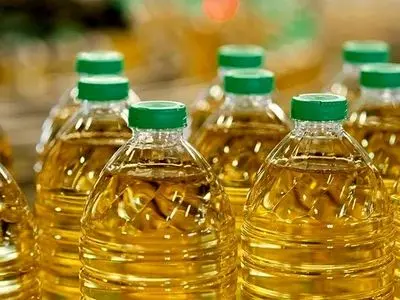پشت پرده کمبود روغن در بازار/ ذخایر خوبی داریم، امکان ترخیص نداریم!