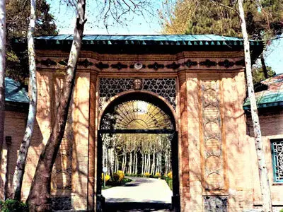 ریزش دیوار کاخ سعدآباد؛ حادثه یا سهل‌انگاری! / برخی از بناهای تاریخی سعدآباد دچار رطوبت شده‌اند 