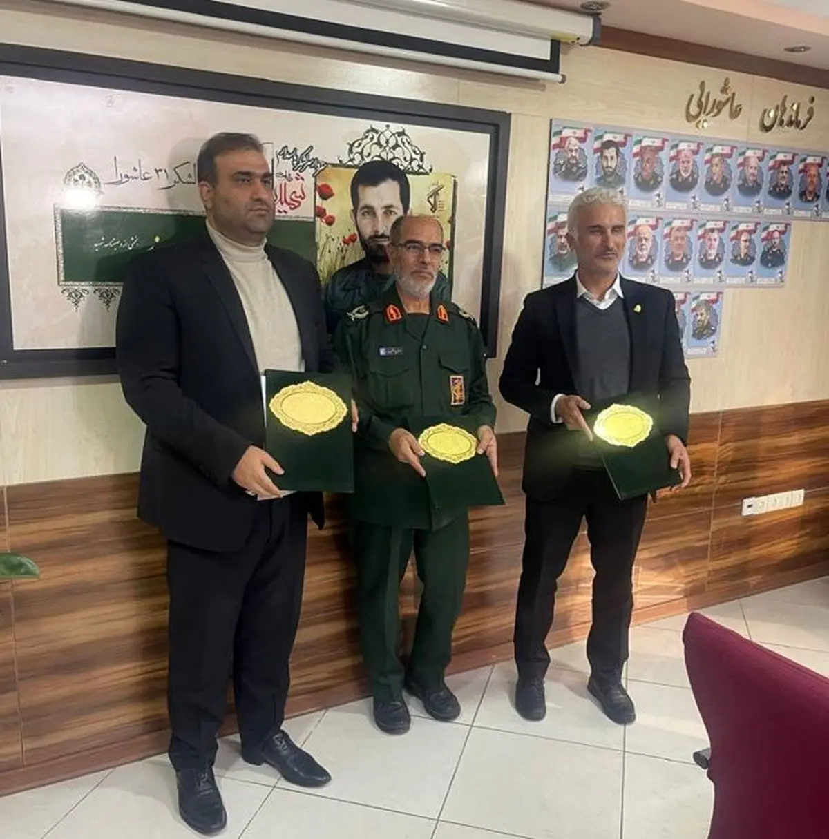 تفاهم‌نامه همکاری میان سازمان منطقه آزاد ارس، سپاه عاشورا و مؤسسه مسکن و عمران اجتماعی بسیج امضا شد