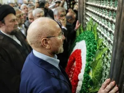 رئیس و نمایندگان مجلس با آرمان‌های امام(ره) و انقلاب تجدید میثاق کردند