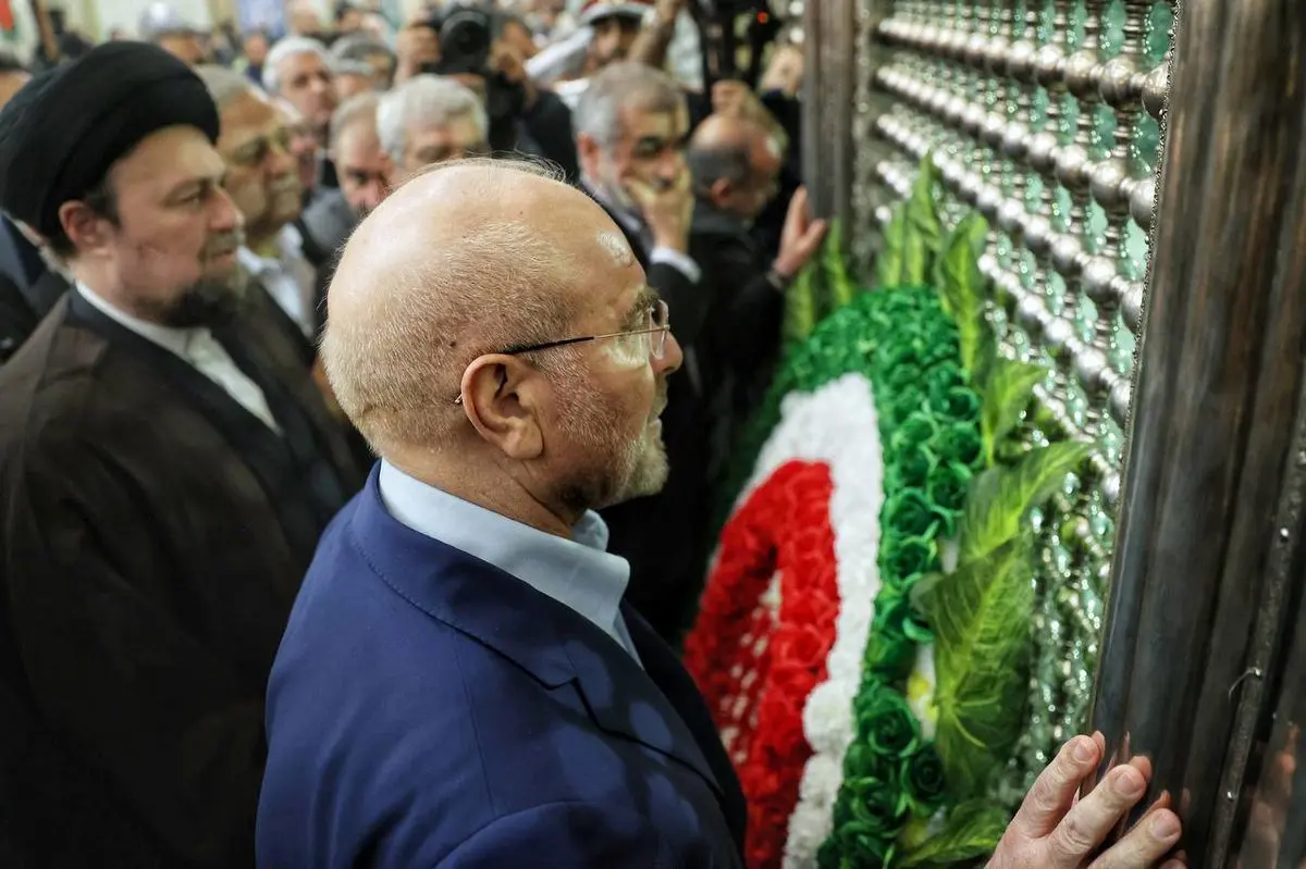 رئیس و نمایندگان مجلس با آرمان‌های امام(ره) و انقلاب تجدید میثاق کردند