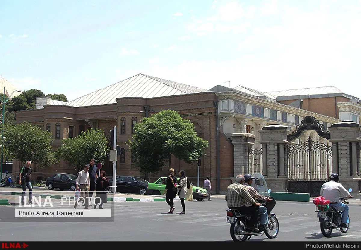 ساختمان بانک مرکزی و بناهای فرسوده، گره کور بهسازی میدان تاریخی بهارستان