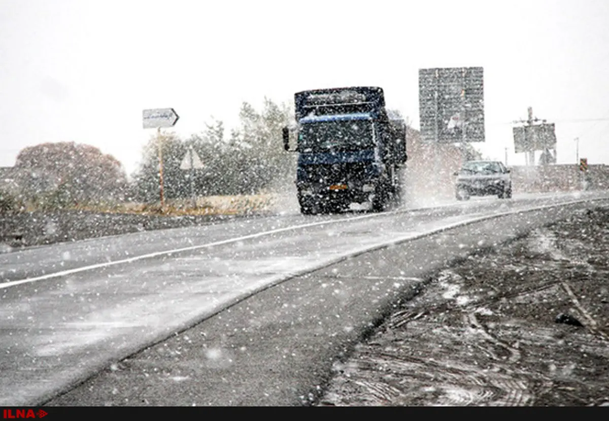 بارش برف و باران در جاده‌های ۸ استان