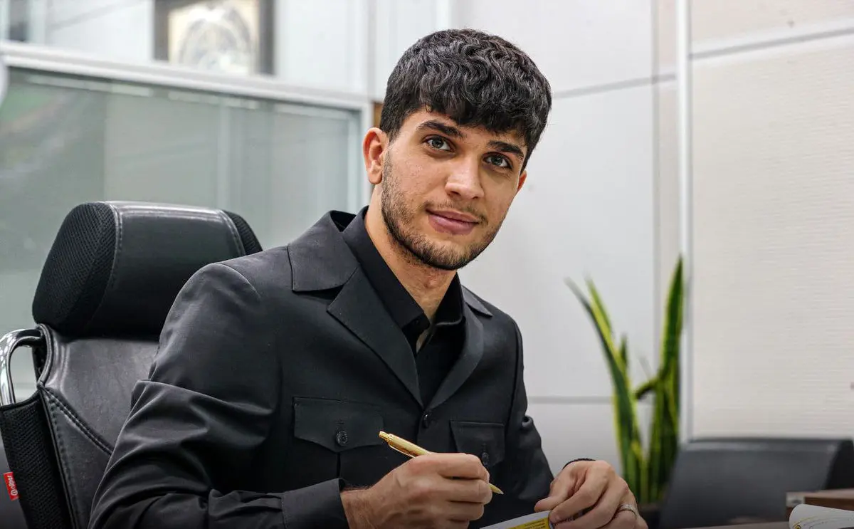 رسمی: مدافع ملی پوش سپاهان تمدید کرد