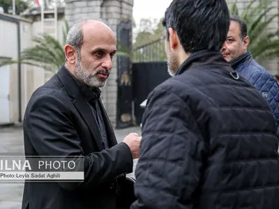 از محصولات نمایش خانگی که در راستای سیاست صدا و سیما باشد، حمایت می‌کنیم