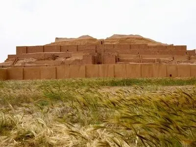 اعتراض کارکنان پایگاه‌های میراث جهانی و ملی خوزستان به قراردادهای تازه 