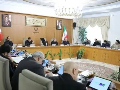 گزارش رئیس کل بانک مرکزی از مدیریت عوامل بلند و کوتاه مدت بر نرخ تورم
