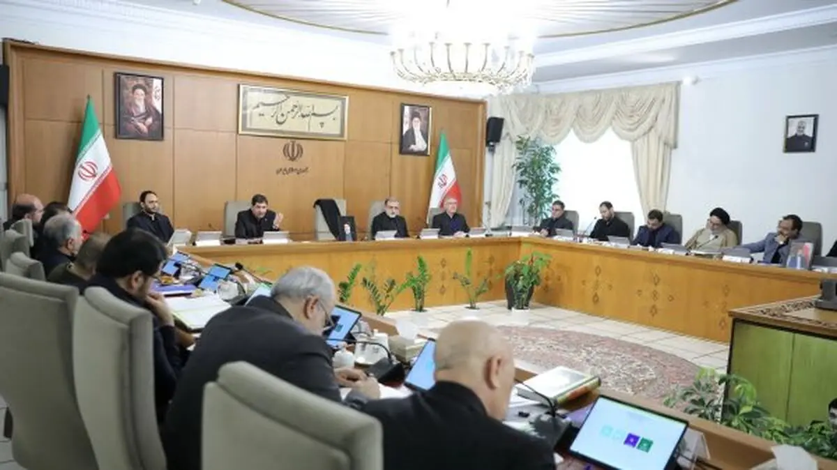 گزارش رئیس کل بانک مرکزی از مدیریت عوامل بلند و کوتاه مدت بر نرخ تورم
