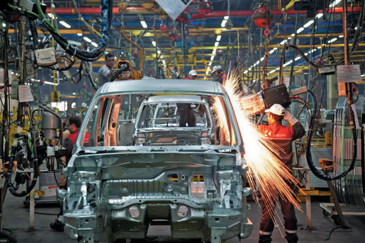 فیش‌های حقوقی کارگران ایران خودرو با ارقام ۱۰ تا ۵۰ میلیونی 