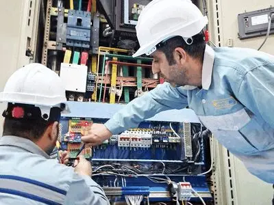  تابلوهای جبران توان راکتیو در نورد سرد ۱۲۵۰ بومی‌سازی و بازسازی شد