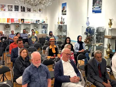 شاهنامه تصویری گسترده از هویت ایرانی، اخلاق، ارزش‌های انسانی، صلح‌دوستی و شیوه زندگی جامعه ایرانی ارائه می‌دهد