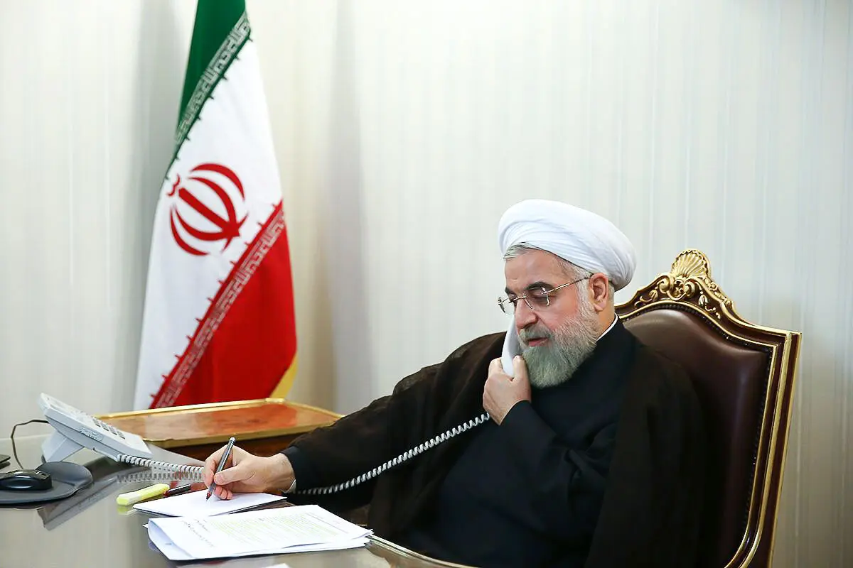 خلال مباحثاته الهاتفیة مع الکاظمی؛ روحانی : اللعبة الامریکیة المعقدة لا تخدم الامن والاستقرار فی العراق
