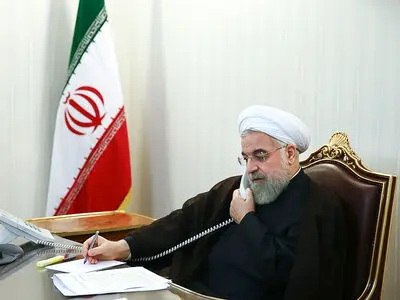 خلال مباحثاته الهاتفیة مع الکاظمی؛ روحانی : اللعبة الامریکیة المعقدة لا تخدم الامن والاستقرار فی العراق
