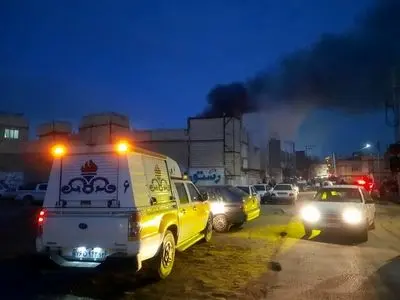آتش‌سوزی گسترده در کارگاه مبل‌سازی مشهد/ حادثه تلفات جانی نداشت