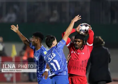 دیدار تیمهای استقلال تهران و پرسپولیس تهران