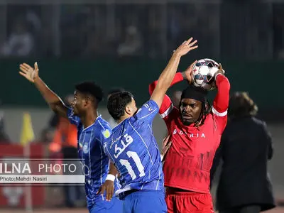 دیدار تیمهای استقلال تهران و پرسپولیس تهران