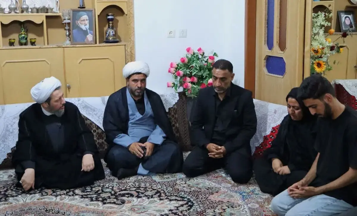دیدار رئیس اداره عقیدتی سیاسی نیروی هوایی ارتش با خانواده شهید بالیده

