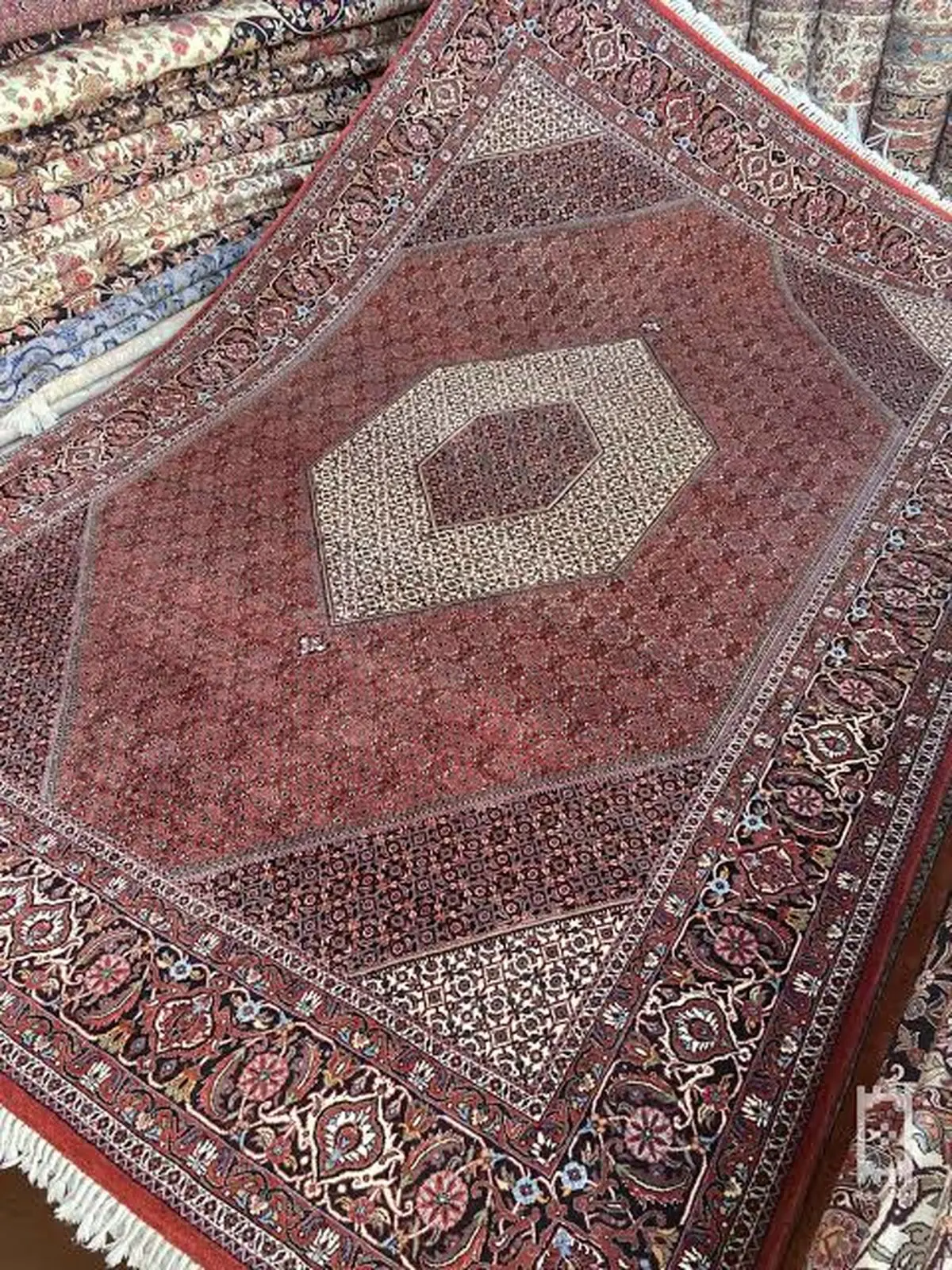 آذربایجان غربی در رتبه ششم تولید فرش کشور قرار دارد/ثبت جهانی دو فرش دستبافت استان در وایپو