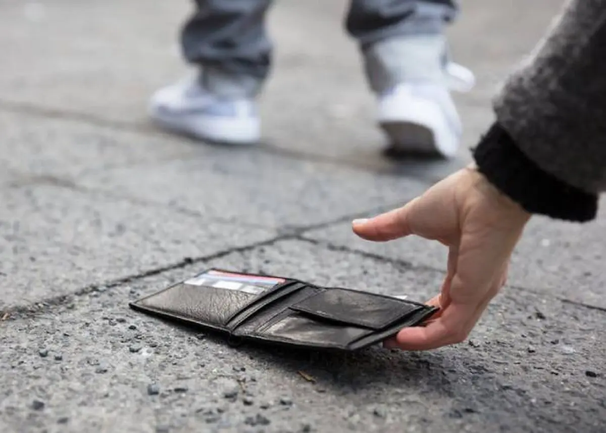 تحویل کیف حاوی بیش از ۱۱ میلیارد اوراق بهادار به صاحبش در نیشابور 