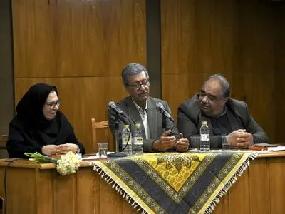 کتاب «فهم زبان سوسن؛ پنجاه فیلمنامه‌ی پویانمایی براساس غزلیات حافظ» رونمایی شد