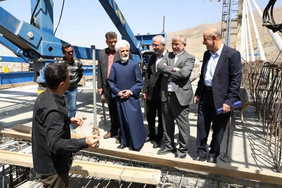 بازدید معاون حقوقی رئیس‌جمهور از پروژه کنارگذر شمالی کرج