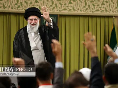 دیدار دانش‌آموزان و دانشجویان با رهبر انقلاب