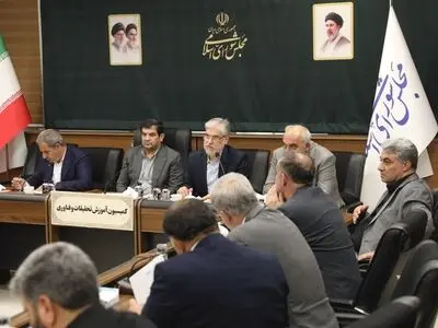 منادی: بیشتر نمایندگان از پاسخ‌های وزیر علوم قانع شدند/ وزیر علوم: آیین احترام به پرچم ملی در دانشگاه‌ها برگزار می‌شود