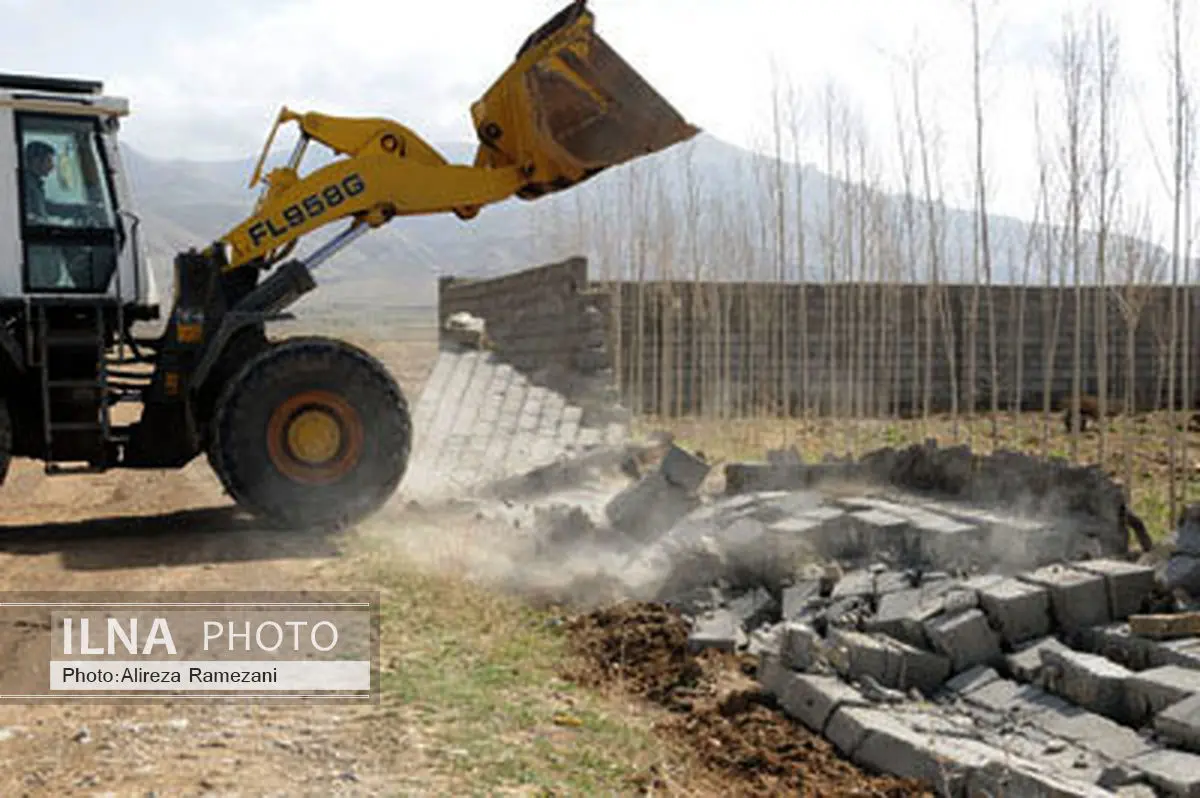  قلع و قمع 41 مورد دیوارکشی 7000 متری غیرمجاز در زمین های کشاورزی فریدونکنار