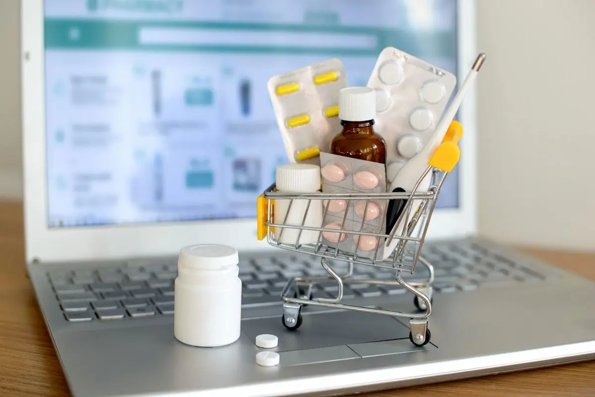 نگرانیهای مجلس نسبت به فروش اینترنتی دارو / نظارت تخصصی بر پلتفرمهای عرضه دارو ضروری است