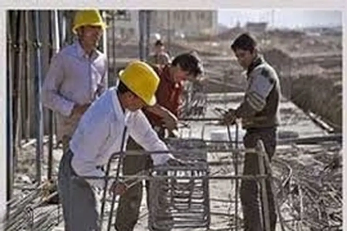 در شرایط اقتصادی فعلی کارگران و کارفرمایان با یکدیگر دست یاری دهند