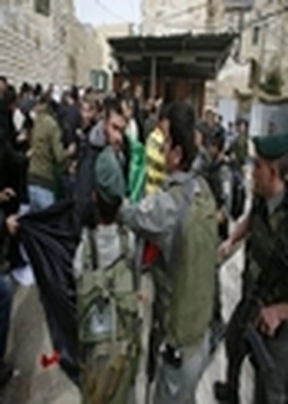 ۲ نیروی اسرائیلی توسط یک فلسطینی زخمی شدند
