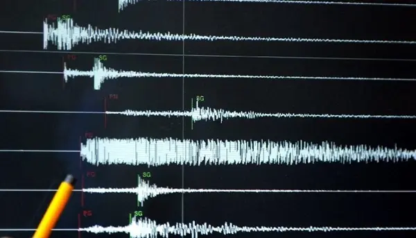 وقوع زلزله ۷ و ۴ دهم ریشتری در آلاسکا