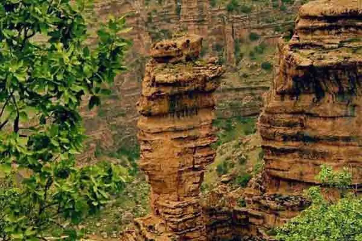 سقوط سنگ باعث مرگ کوهنورد حرفه‌ای در تنگه شیرز کوهدشت شد