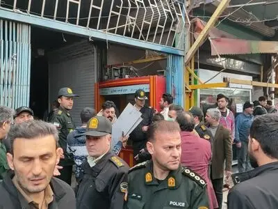 بازرچه شهید تیمورپور پارس آباد در آتش سوخت