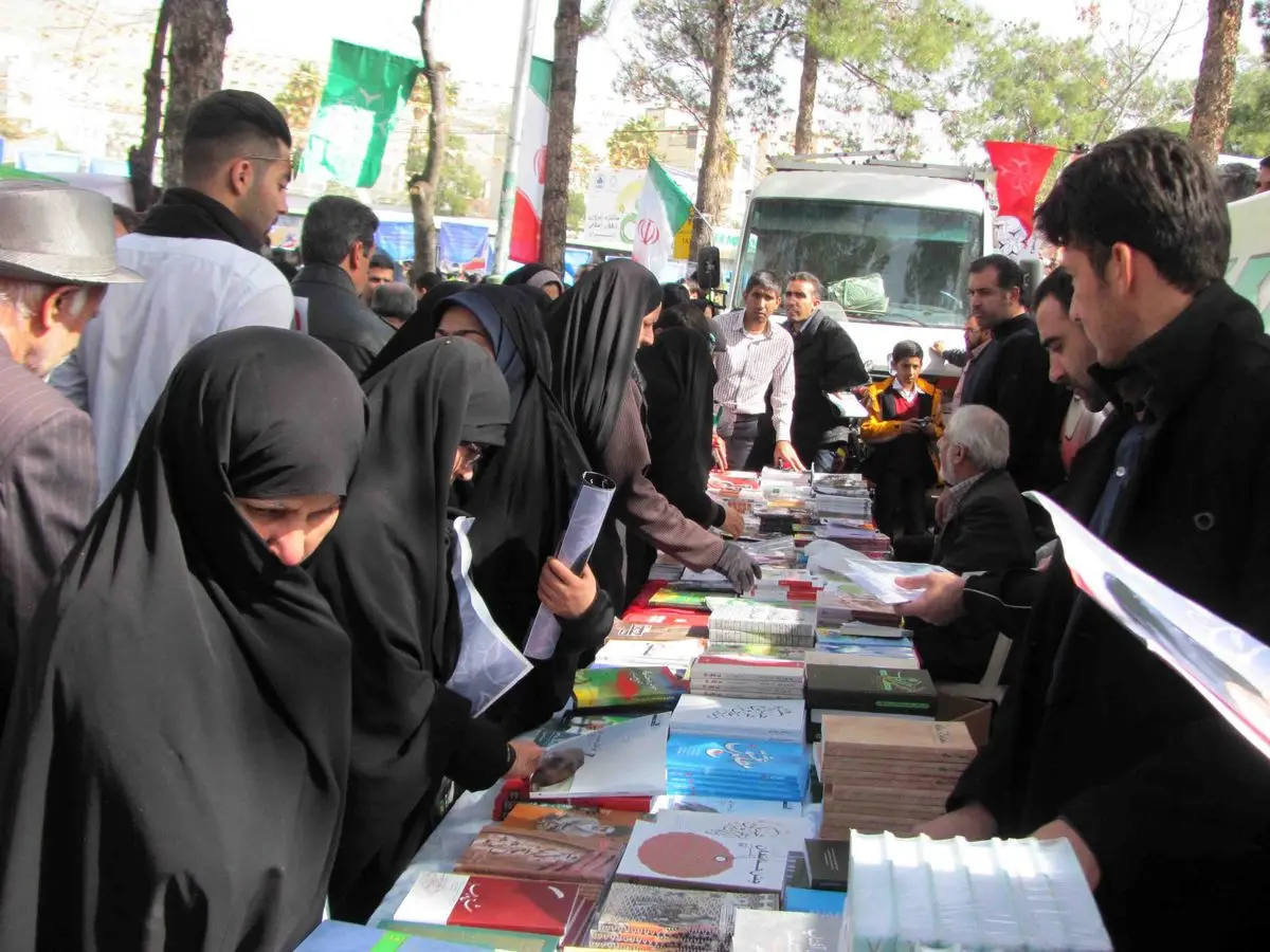 «بهمن کتاب» به کتابشهرهای ایران رسید