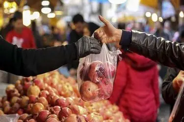 کنترل قیمت‌ها در آستانه یلدا؛ توزیع میوه و خشکبار در هفت نقطه یزد