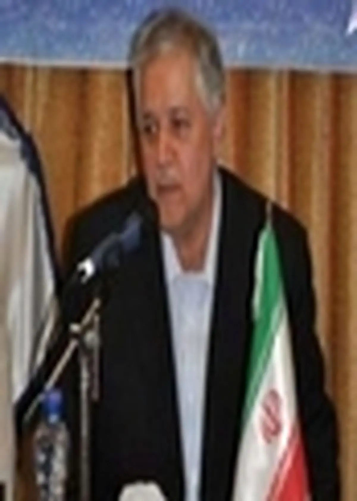 ترغیب فعالان اقتصادی خارجی به سرمایه گذاری در شهرکها و نواحی صنعتی