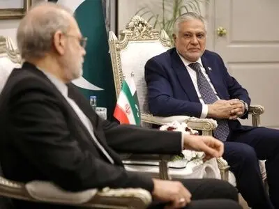 لاريجاني يلتقي وزير الخارجية الباكستاني