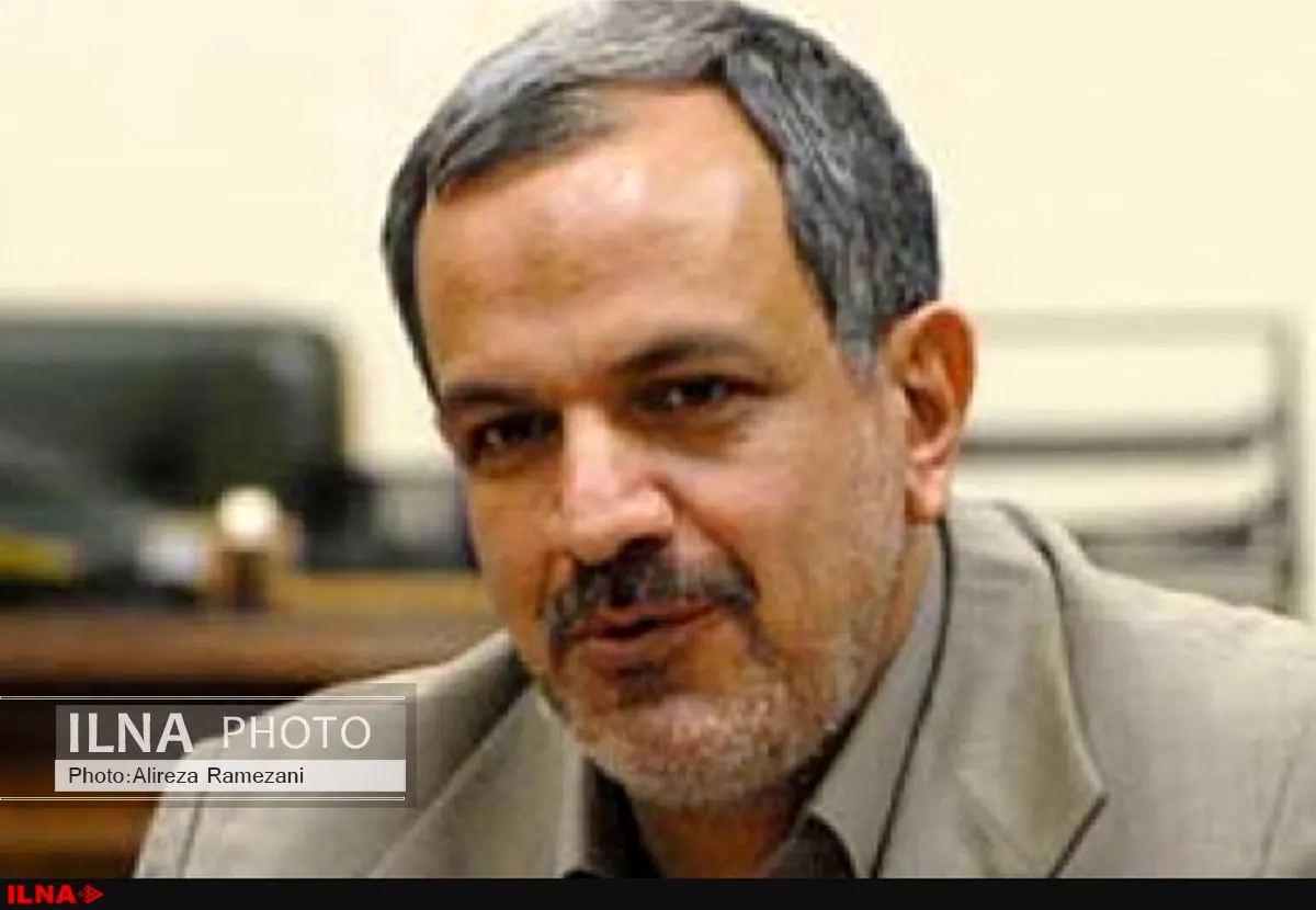 دعوت احمد مسجدجامعی برای رفتن به کتاب‌فروشی‌ها