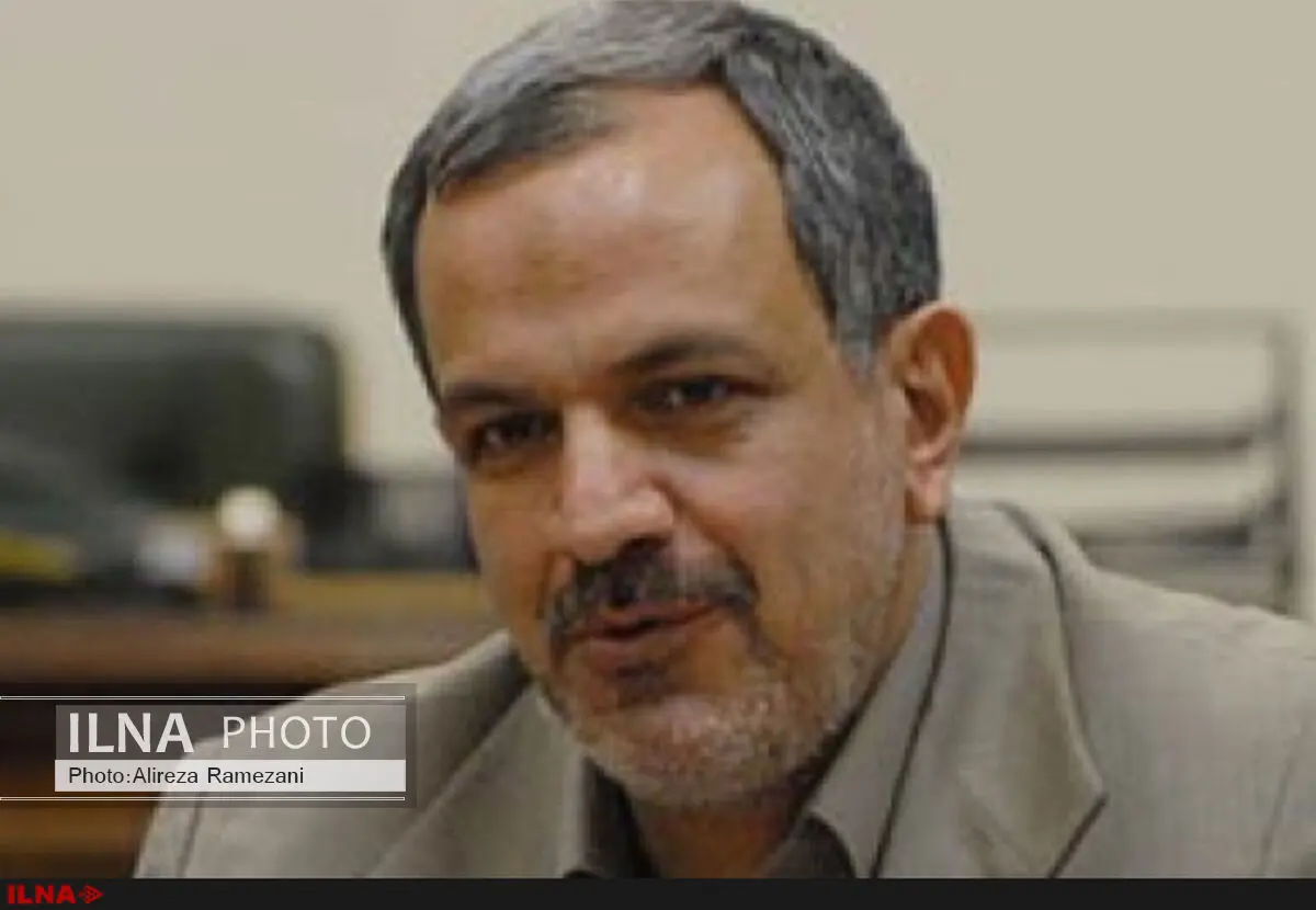 دعوت احمد مسجدجامعی برای رفتن به کتاب‌فروشی‌ها