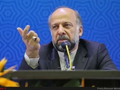 عوامل فیلم‌ها باید از میان کسانی انتخاب شوند که دارای شناسه صنفی هستند